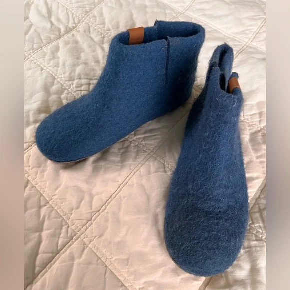 Babushka Blue Kids Wool Slippers - Picture 4 of 5
